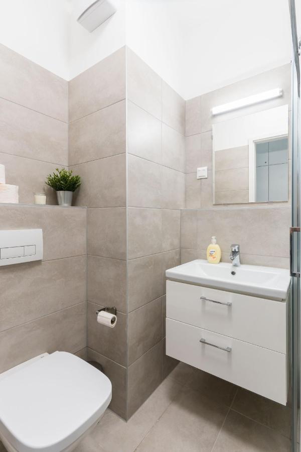 Apartamento New Blue Danube With Balcony And Parking *